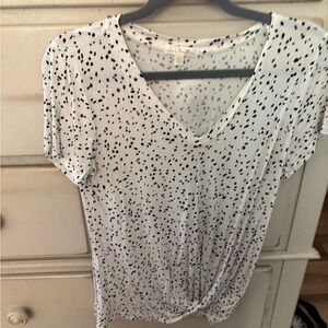 nine britton White V-Neck Short Sleeve Top with Black Dot Print